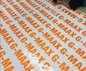 Foto de Impressão Digital em adesivo vinil da Gráfica Mega